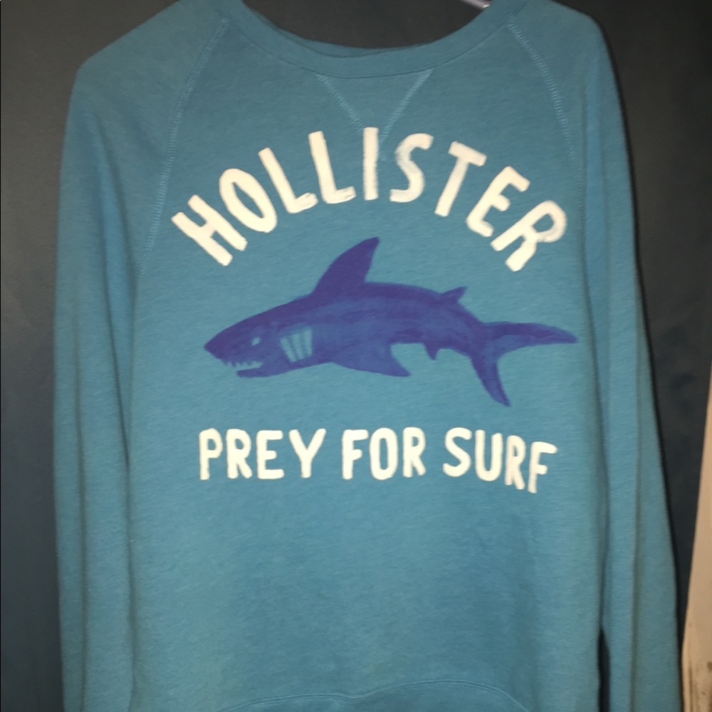 Shark CrewNeck